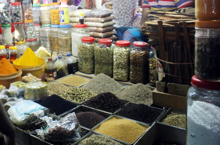 তেলসহ নিত্যপণ্যের আমদানি ভ্যাট কমাতে নির্দেশ মন্ত্রিসভার