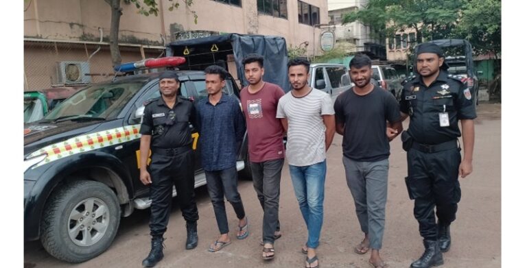 চবি ছাত্রীকে যৌন নিপীড়ন : মূল অভিযুক্তরা র‌্যাবের হাতে ধরা
