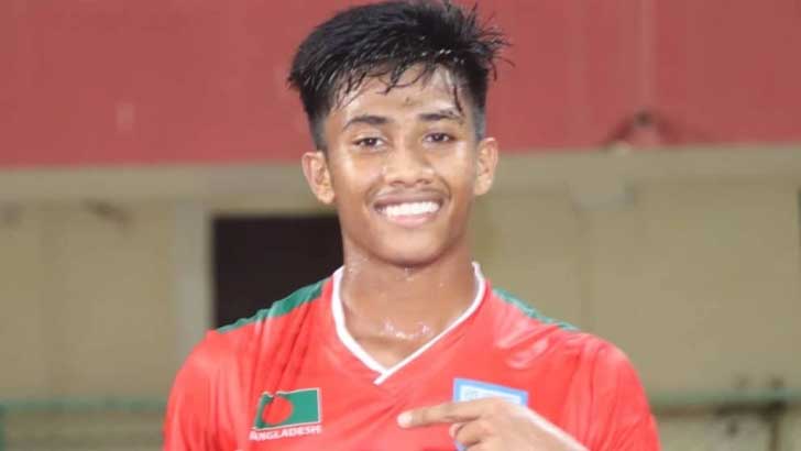 মিরাজুলের হ্যাটট্রিকে ফাইনালের পথে বাংলাদেশ