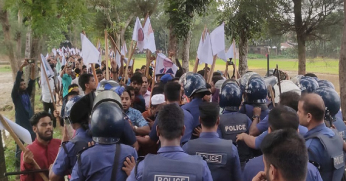 চট্টগ্রামের বাঁশখালীতে পুলিশ-বিএনপি সংঘর্ষে আহত ৪০