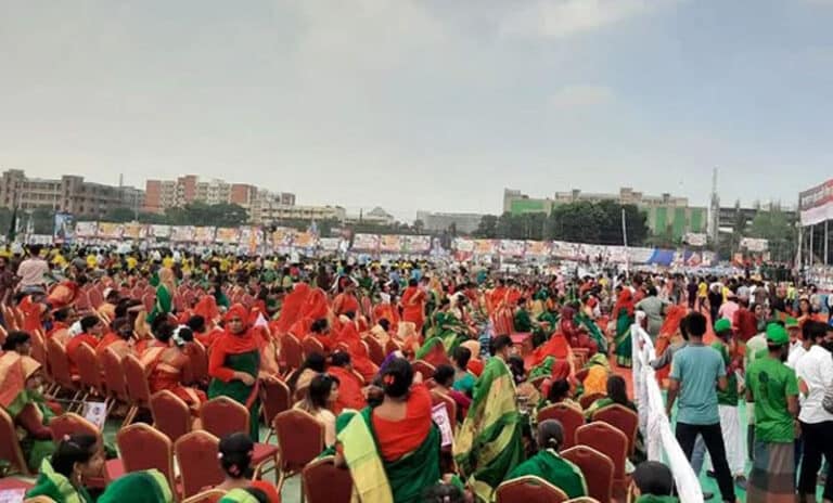 ঢাকা জেলা আওয়ামী লীগের সম্মেলনে নেতাকর্মীদের ঢল