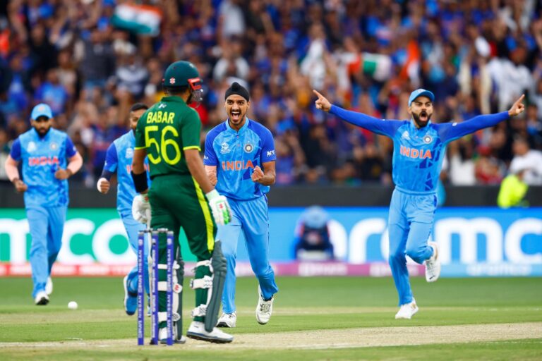 উত্তেজনাকর ম্যাচে পাকিস্তানকে হারাল ভারত