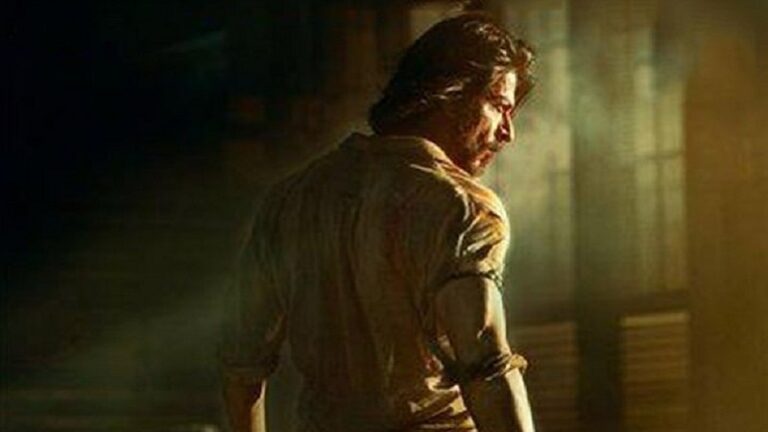 শাহরুখকে সর্তক করলেন জ্যোতিষী