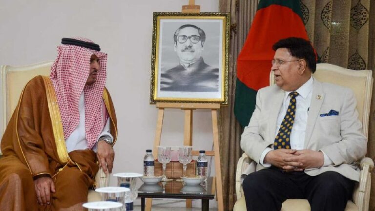 ঢাকা থেকেই সম্পন্ন হবে হজযাত্রীদের ইমিগ্রেশন