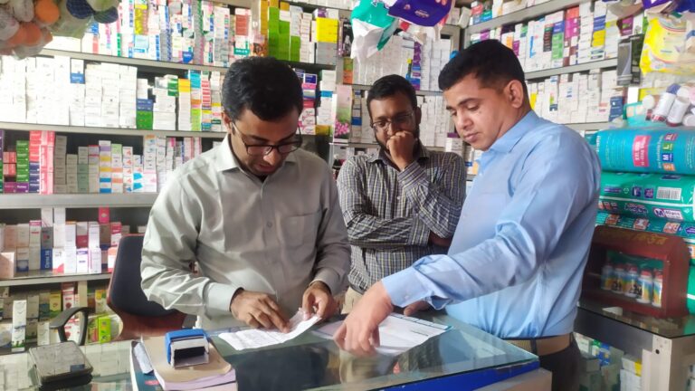 প্রতারণার অভিযোগে পল্লী চিকিৎসককে ৫০ হাজার টাকা জরিমানা