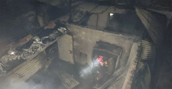 আগুন কেড়ে নিলো একই পরিবারের ৫ প্রাণ