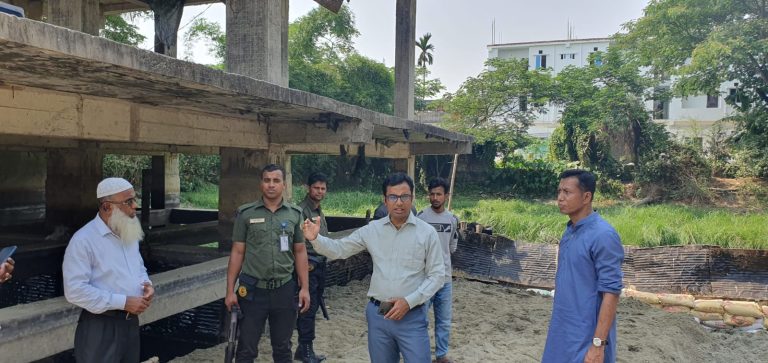 পুকুর ভরাটের দায়ে ১ লক্ষ টাকা জরিমানা