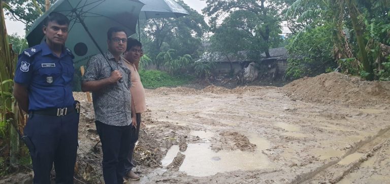 হাটহাজারীতে পুকুর ভরাটের দায়ে জরিমানা ২ লাখ টাকা