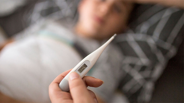 জ্বরের সময় কী খাবেন?