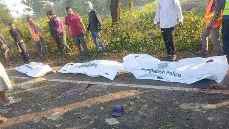 মূহূর্তেই লাশ তিন শ্রমিক
