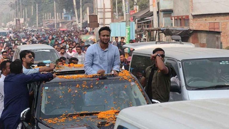সাকিবকে বাদ দিয়ে দেশে ফেরাতে লিগ্যাল নোটিশ