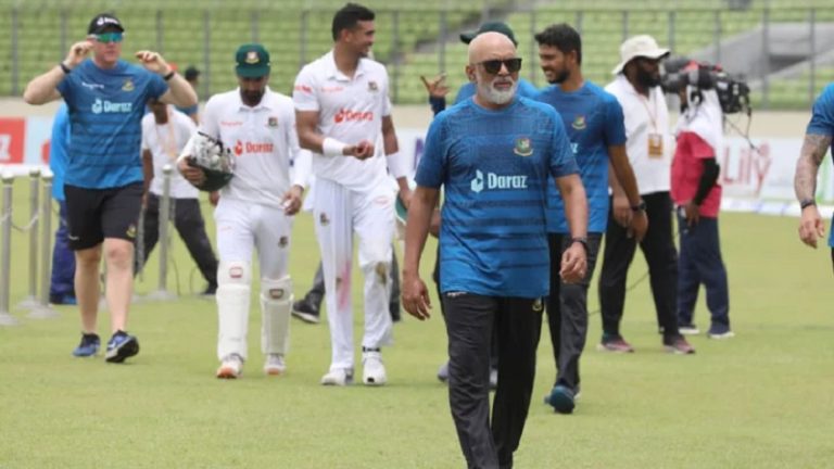 নাসুমের প্রসঙ্গ উঠতেই রেগে আগুন হাথুরুসিংহে
