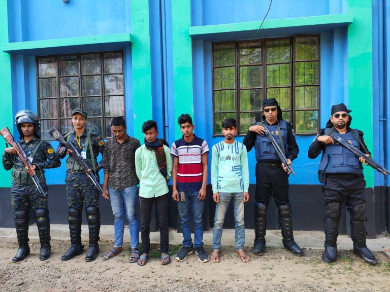জাল ভোট দেওয়ায় ৪ জনকে কারাদণ্ড