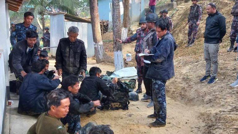 মিয়ানমারের ৫০ সীমান্তরক্ষী পালিয়ে বাংলাদেশে আশ্রয় নিয়েছে