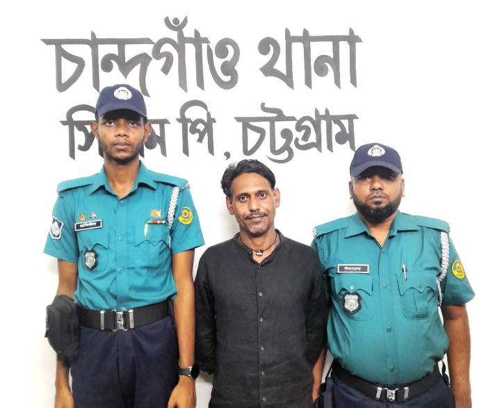 লিফলেট ও চিঠির মাধ্যমে চাঁদাবাজি করতেন তিনি, অবশেষে ধরা