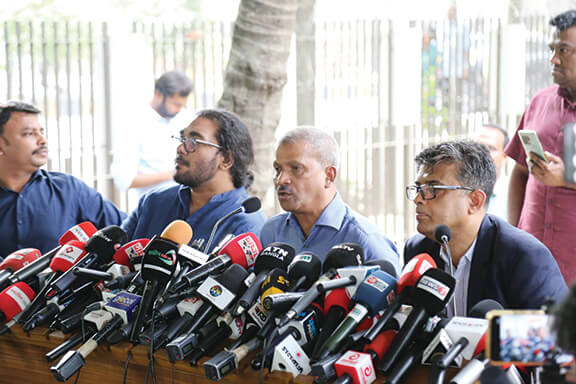 ইচ্ছা করে ভোট মে বা জুনে নেব না : আইন উপদেষ্টা