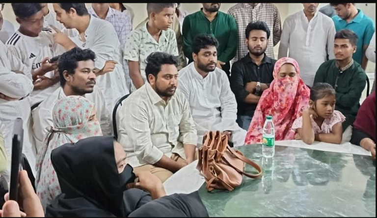 ৩ আগস্টে  ঢাকায় বড় প্রোগ্রাম করব : চট্টগ্রামে নাহিদ