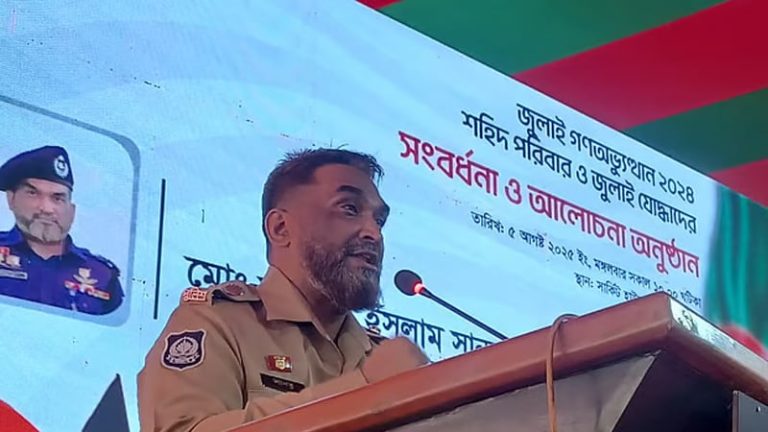 ‘আপা আর আসবে না, কাকা আর হাসবে না’