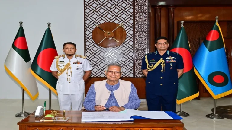 নৌ ও বিমান বাহিনীর পদোন্নতি পর্ষদ উদ্বোধন করলেন প্রধান উপদেষ্টা