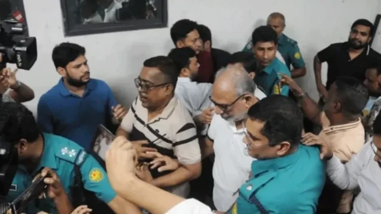 লতিফ সিদ্দিকী, ঢাবি শিক্ষকসহ ১১ জন ডিবি কার্যালয়ে