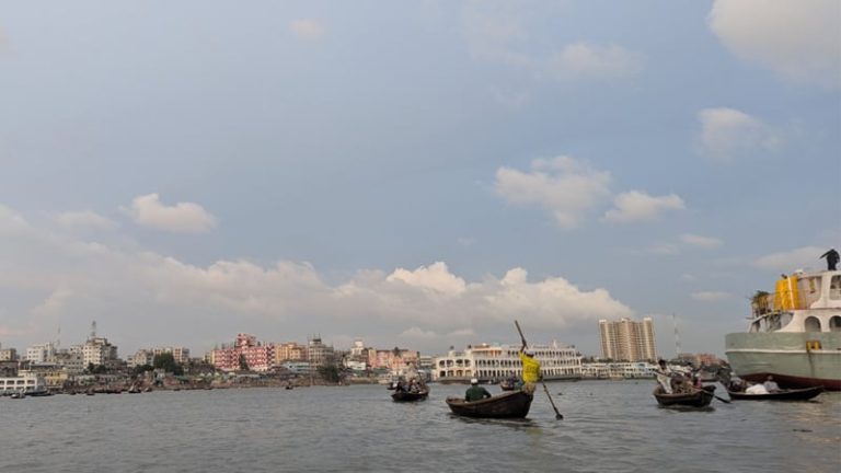 বুড়িগঙ্গা থেকে ৪ জনের মরদেহ উদ্ধার