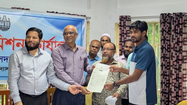 চাকসু নির্বাচনের মনোনয়নপত্র বিতরণ শুরু