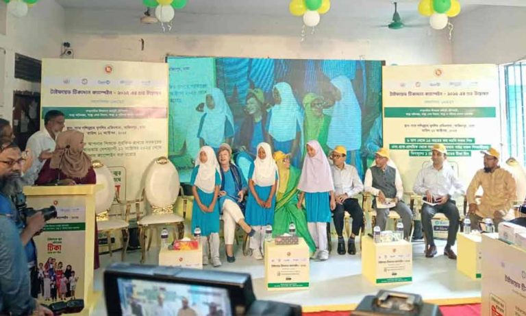 দেশে প্রথমবারের মতো টাইফয়েড টিকাদান কর্মসূচি শুরু