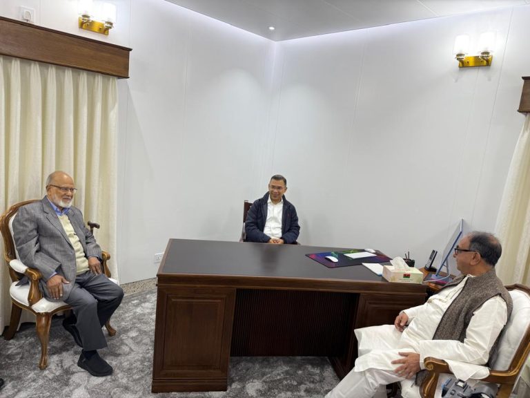 প্রথমবার গুলশানে চেয়ারপারসনের কার্যালয়ে তারেক রহমান