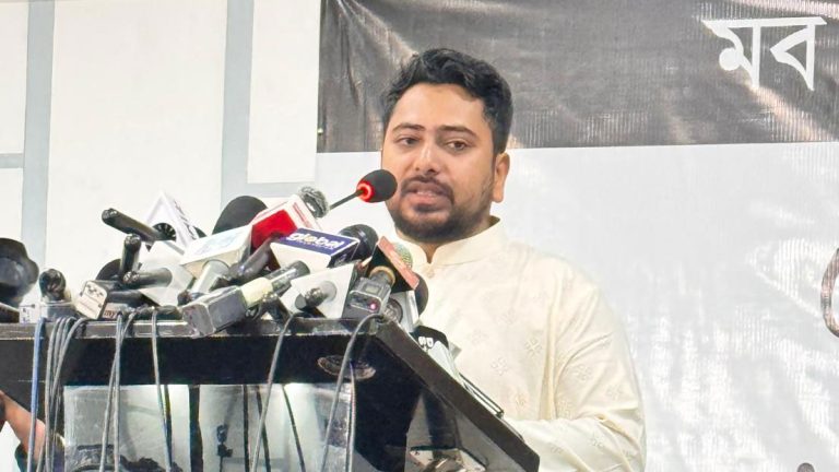 প্রথম আলো-ডেইলি স্টারে হামলায় সরকারের ভেতরের একটা অংশের সংশ্লিষ্টতা রয়েছে: নাহিদ ইসলাম