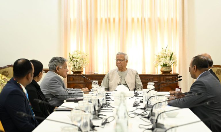 সরকারের অনুকুলে ২০৩.৪৭ কোটি টাকার চেক হস্তান্তর করেছে বিএসসি