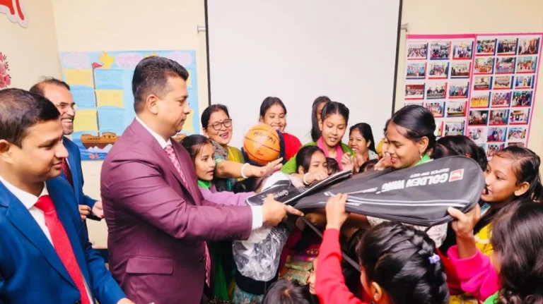 স্বজনহারা শিশুদের পাশে মানবিক ডিসি