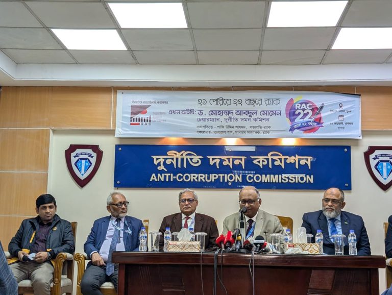 ২০০৮ সালের নির্বাচনে হলফনামা ঠিকমতো যাচাই হলে শেখ হাসিনার প্রার্থিতা বাতিল হতো: দুদক চেয়ারম্যান