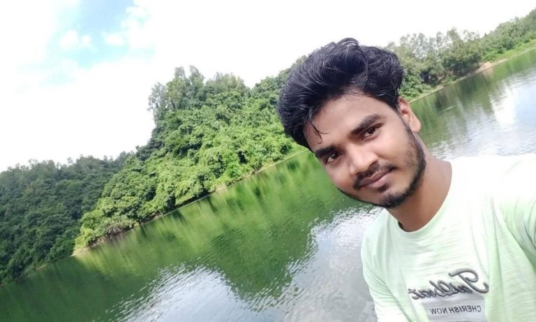 মিরসরাইয়ে মোটরসাইকেলে লরির ধাক্কা, প্রাণ গেল ব্যবসায়ীর