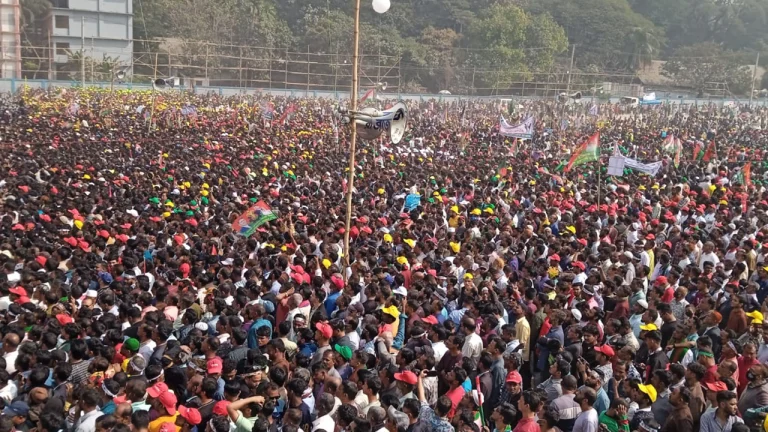 পলোগ্রাউন্ডে জনস্রোত, মিছিল-স্লোগানে উত্তাল চট্টগ্রাম