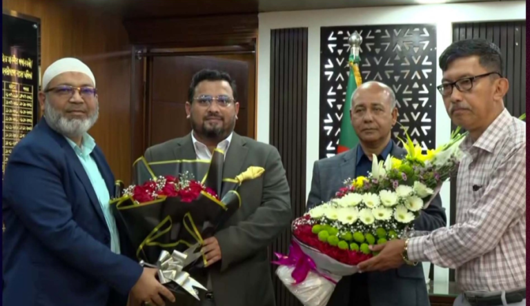 পার্বত্য চট্টগ্রাম বিষয়ক মন্ত্রণালয়ের দায়িত্ব বুঝে নিলেন মন্ত্রী ও প্রতিমন্ত্রী