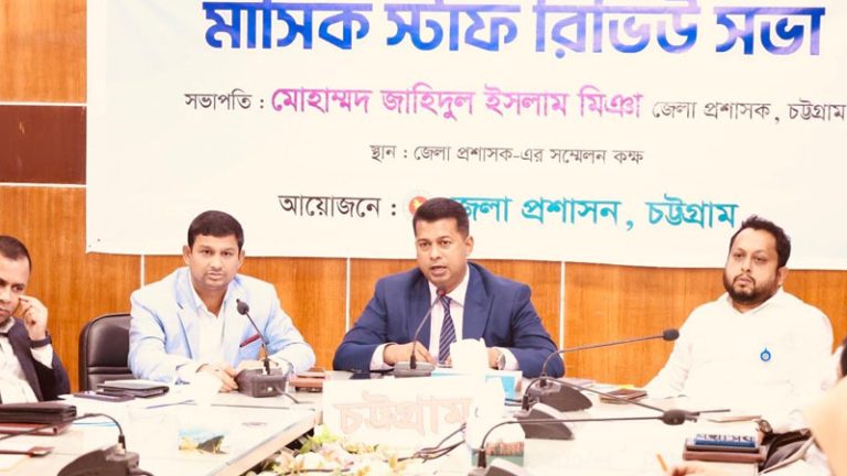 দায়িত্বের বাইরে গিয়ে অপ্রাসঙ্গিক বিষয়ে জড়ানো যাবে না : ডিসি