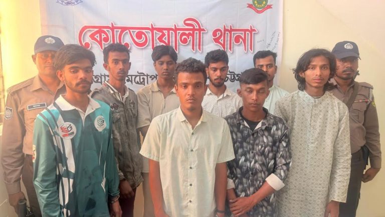 চট্টগ্রামের রিয়াজউদ্দিন বাজার থেকে যুবলীগের ৮ নেতাকর্মী আটক