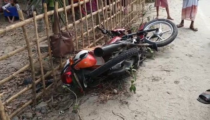 ঈদের ছুটিতে বাড়ি ফেরার পথে একই পরিবারের তিনজন নিহত