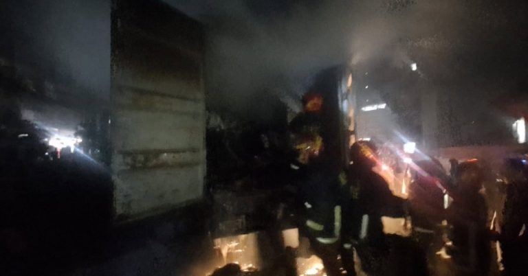 চট্টগ্রামে রেলওয়ের কার্যালয়ে মধ্যরাতে আগুন