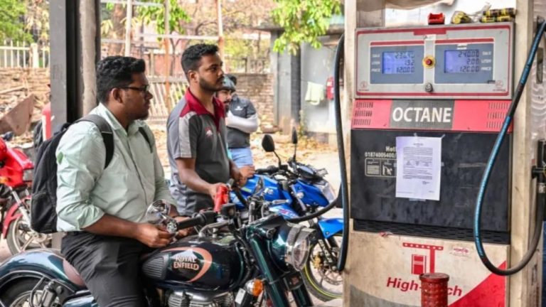 জ্বালানি তেলের মজুদ রোধ ও নিরবচ্ছিন্ন সরবরাহে দেশের ১৯ ডিপোতে বিজিবি মোতায়েন
