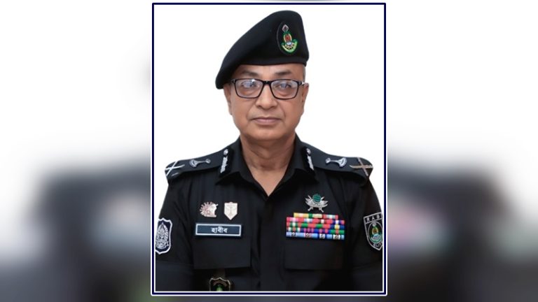 র‌্যাবের নতুন মহাপরিচালক হিসেবে দায়িত্ব নিলেন আহসান হাবীব
