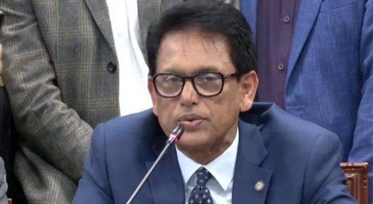 অনলাইন-অফলাইন ক্লাসের সময়সূচি জানালেন শিক্ষামন্ত্রী