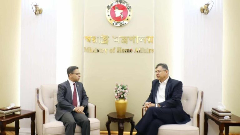 স্বরাষ্ট্রমন্ত্রীর সঙ্গে ভারতের হাইকমিশনারের বৈঠক