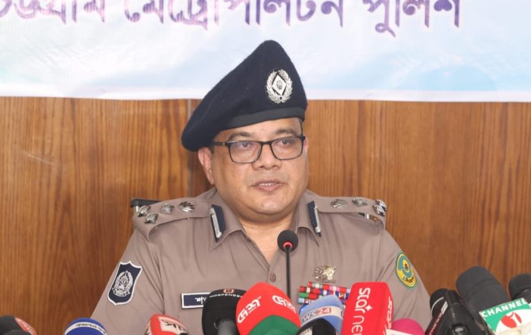 মাদক ও ছিনতাইয়ের হটস্পটে অভিযান চলবে : সিএমপি কমিশনার