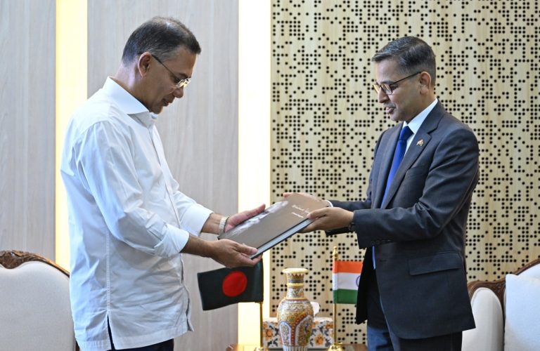 প্রধানমন্ত্রীর সঙ্গে ভারতীয় হাইকমিশনারের সৌজন্য সাক্ষাৎ