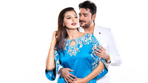 বিরতি ভেঙে পর্দায় ফিরছেন অন্তত-বর্ষা