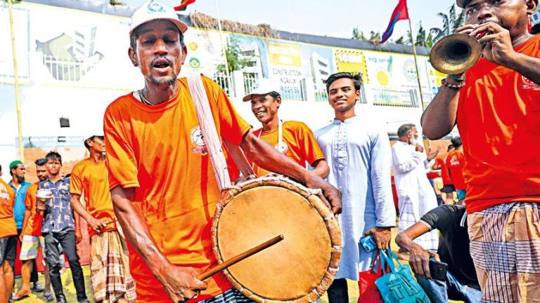 জমজমাট জব্বারের বলীখেলার মেলা