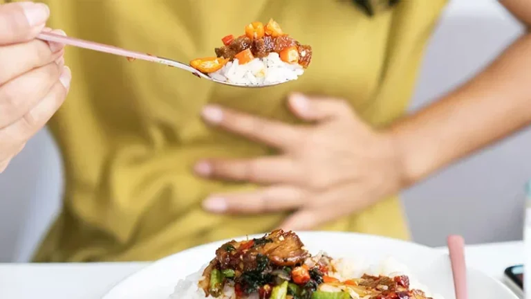 অতিরিক্ত ঝাল খাবার খেলে কী হয় জেনে নিন