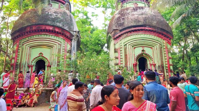 জোড়া শিবমন্দিরের সংস্কার দাবি