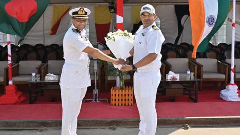 শুভেচ্ছা সফরে চট্টগ্রামে ভারতীয় নৌবাহিনীর জাহাজ